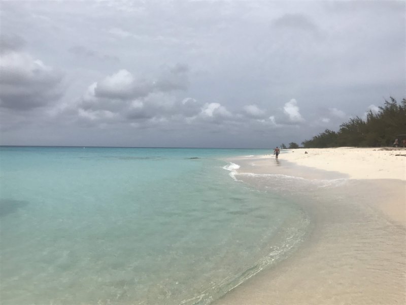 Governors-beach-grand-turk