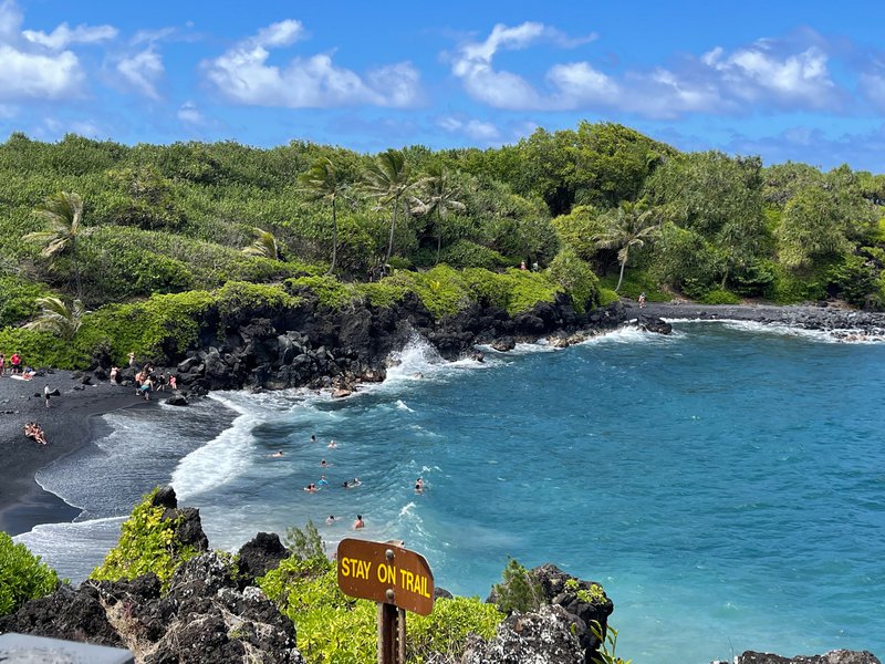 Waianapanapa_-State_-Park.jpg